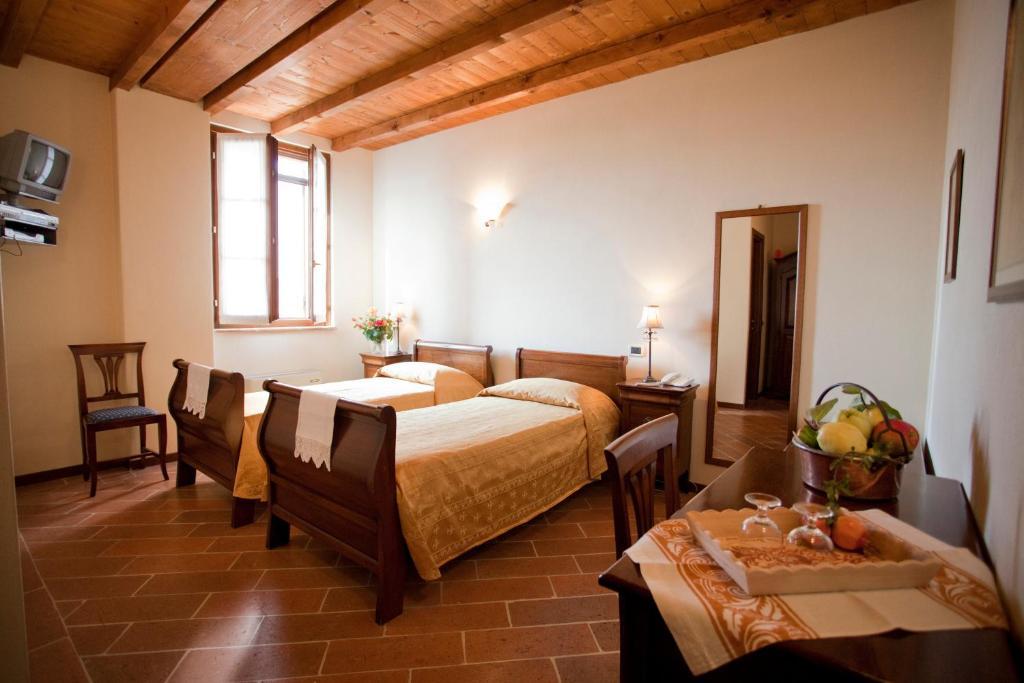 Agriturismo Santa Maria Bressanoro Castelleone Luaran gambar