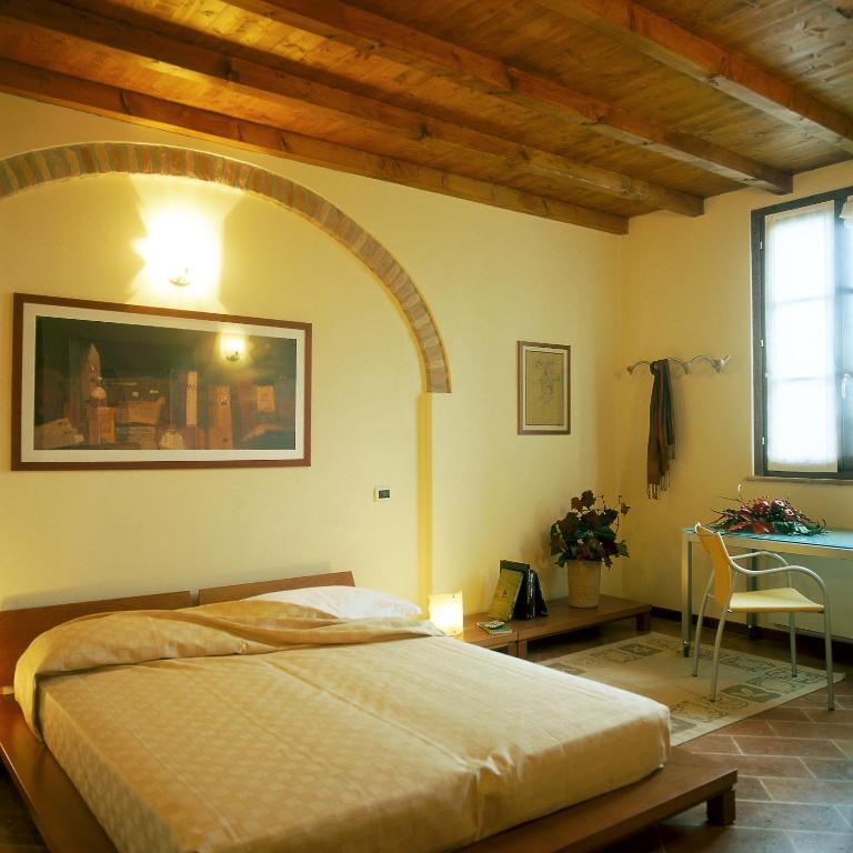 Agriturismo Santa Maria Bressanoro Castelleone Luaran gambar